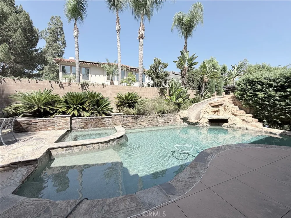1 Shadow Irvine, CA 92620