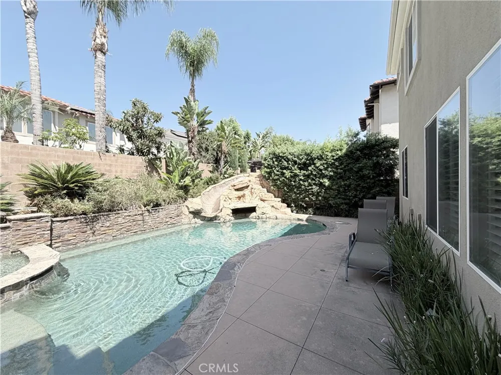 1 Shadow Irvine, CA 92620