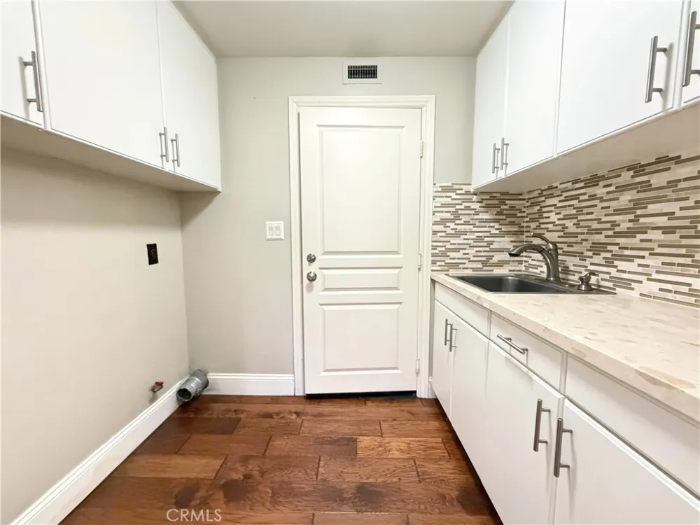 1 Shadow Irvine, CA 92620
