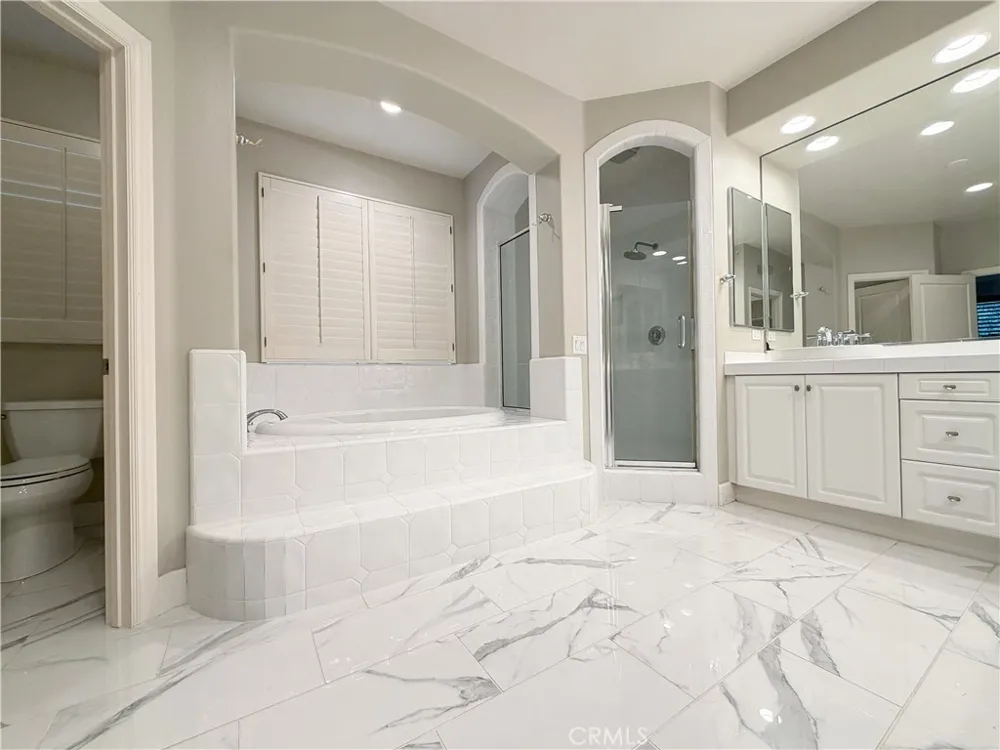 1 Shadow Irvine, CA 92620