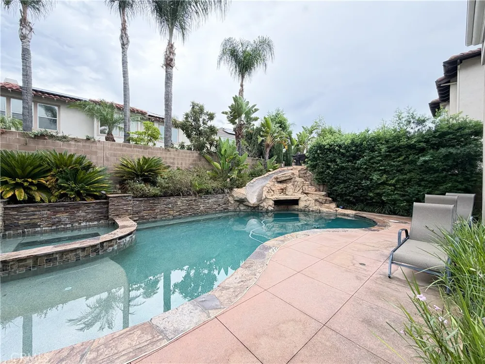 1 Shadow Irvine, CA 92620