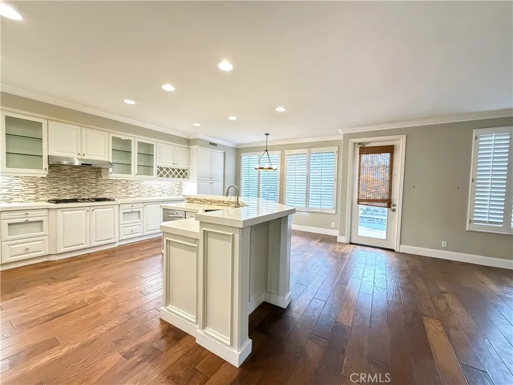 1 Shadow Irvine, CA 92620