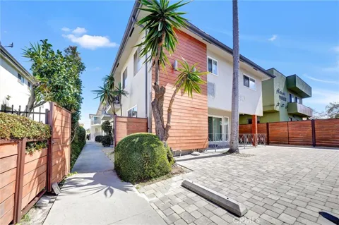 2040 S Sherbourne Drive #6