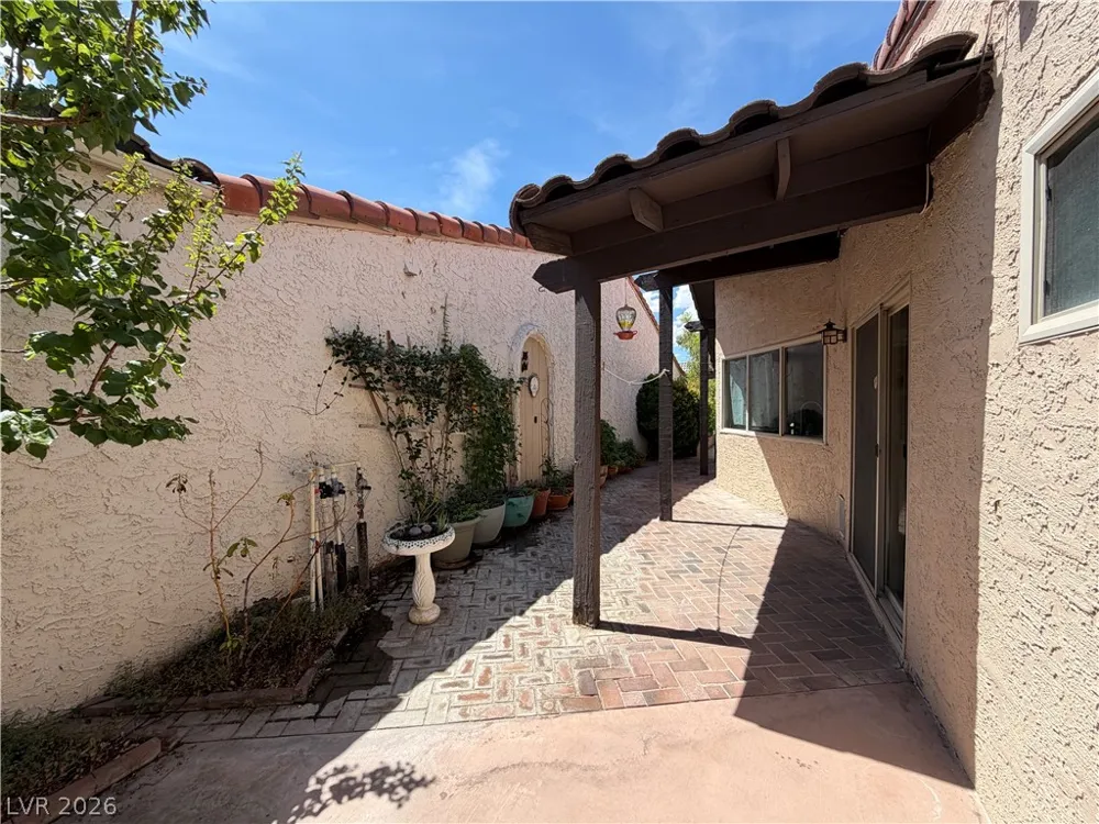2212 Plaza Del Prado Las Vegas, NV 89102