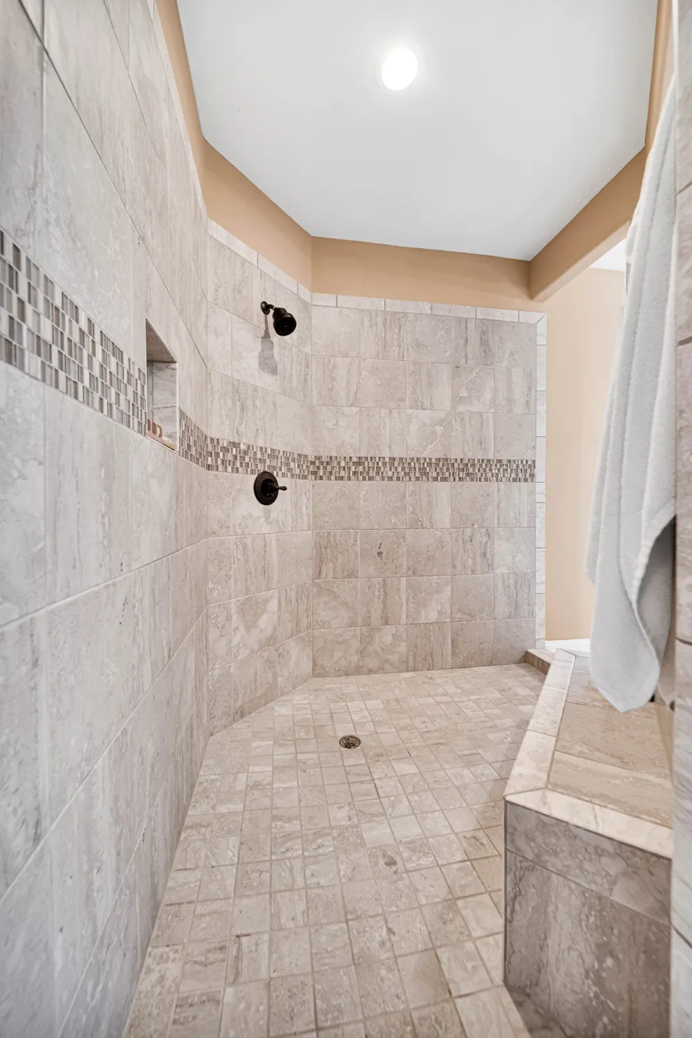 711 Shute Ln Hendersonville, TN 37075