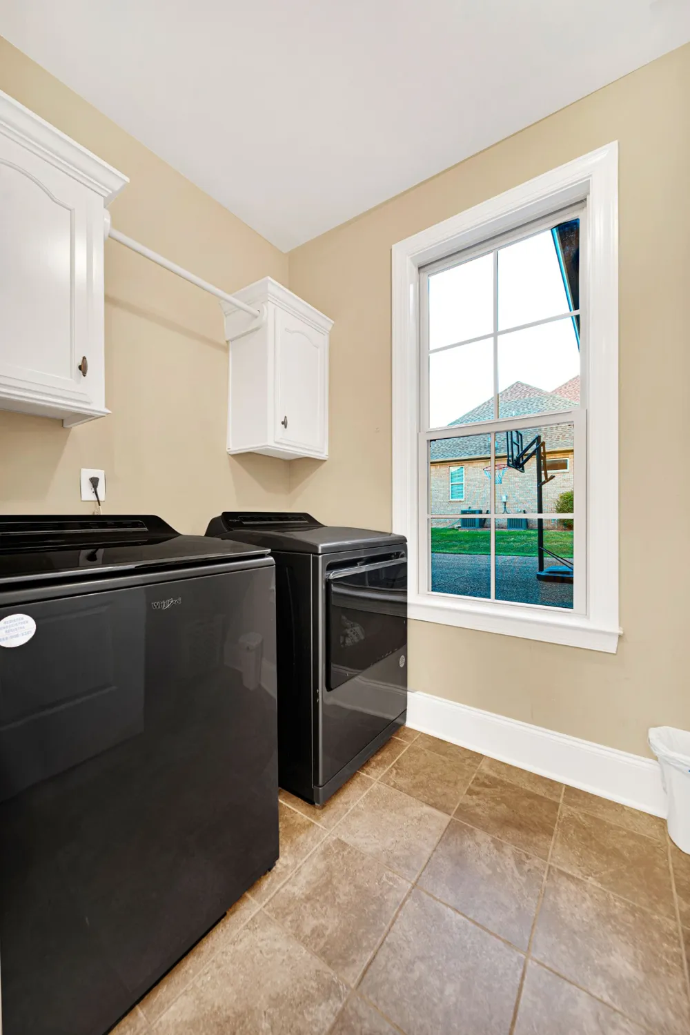 711 Shute Ln Hendersonville, TN 37075