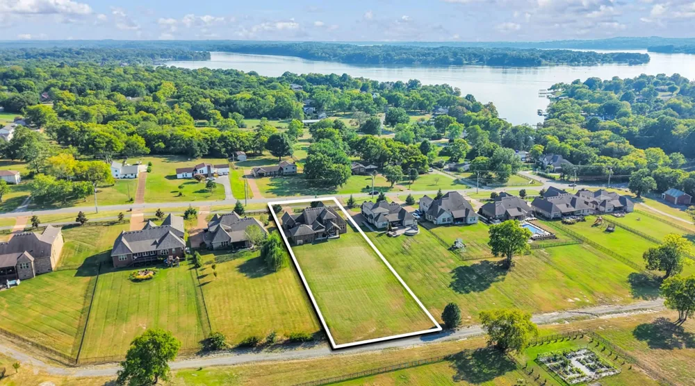 711 Shute Ln Hendersonville, TN 37075