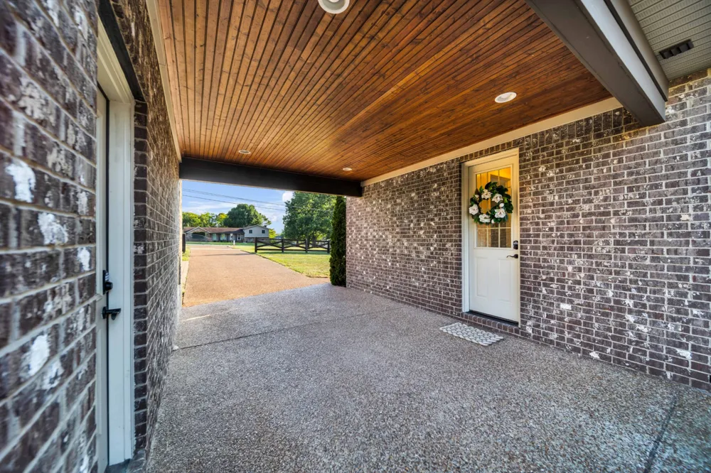 711 Shute Ln Hendersonville, TN 37075