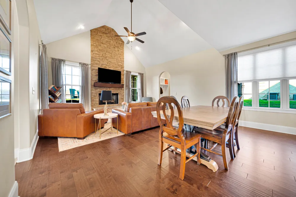 711 Shute Ln Hendersonville, TN 37075