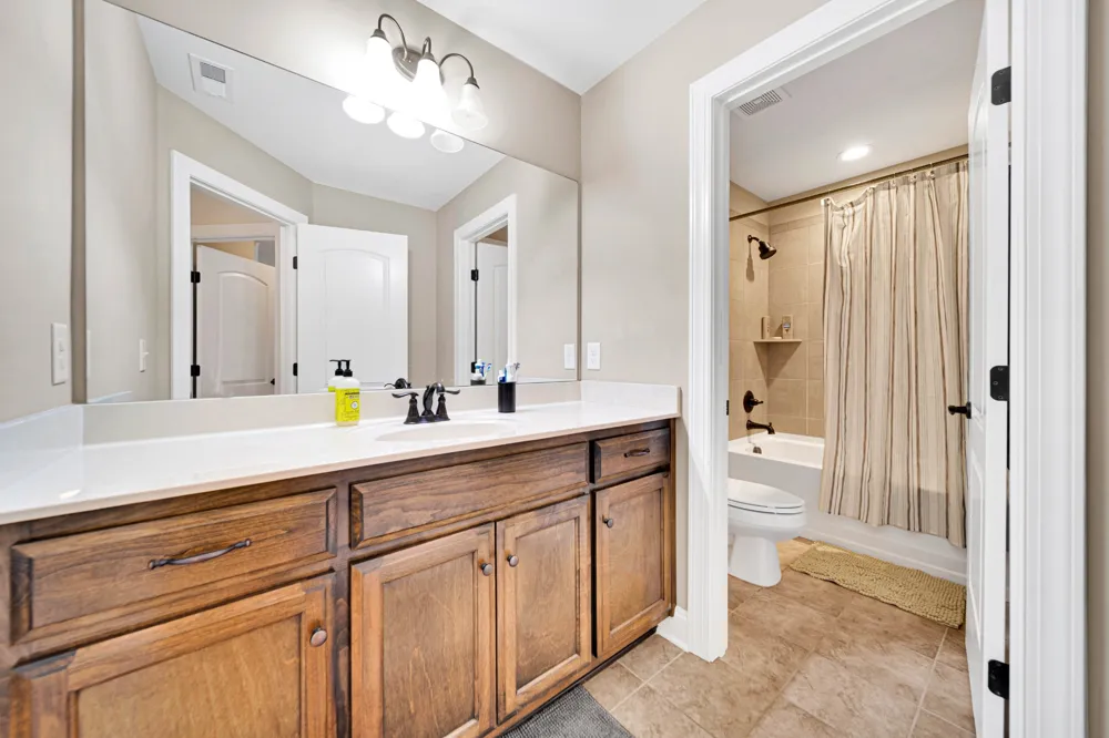 711 Shute Ln Hendersonville, TN 37075