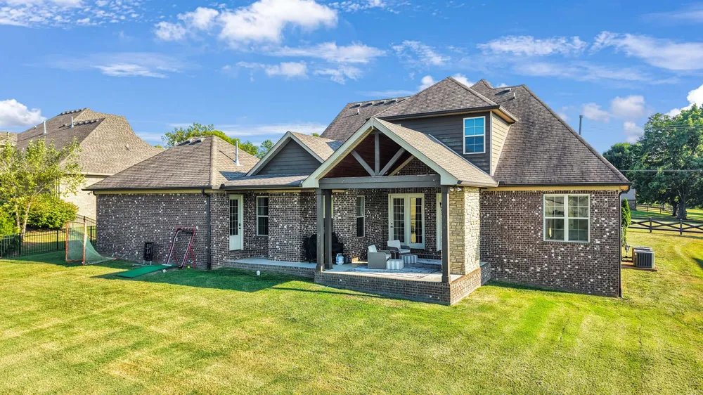 711 Shute Ln Hendersonville, TN 37075