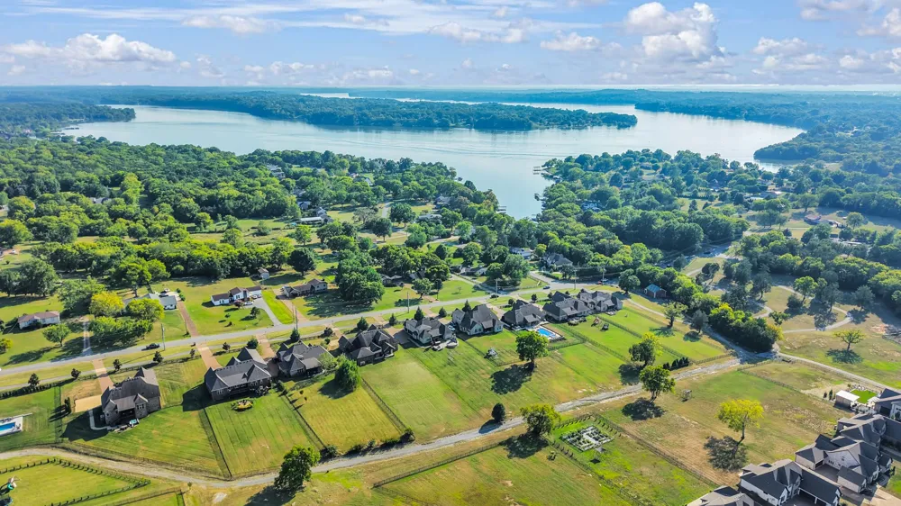 711 Shute Ln Hendersonville, TN 37075