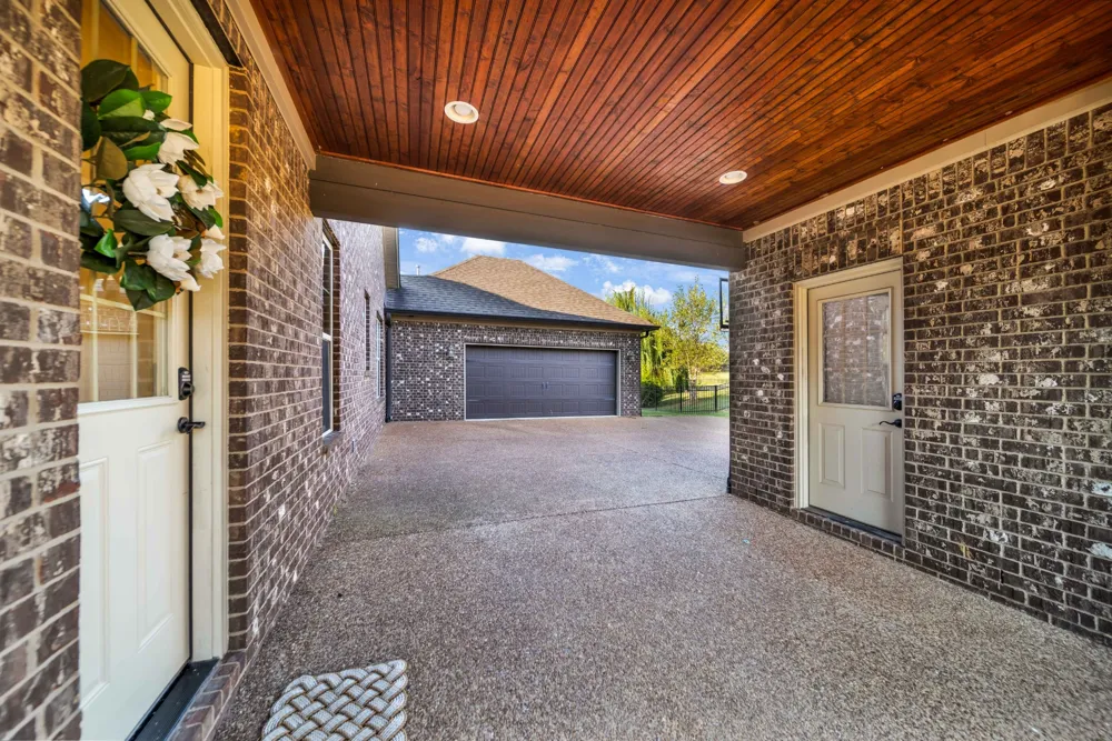 711 Shute Ln Hendersonville, TN 37075