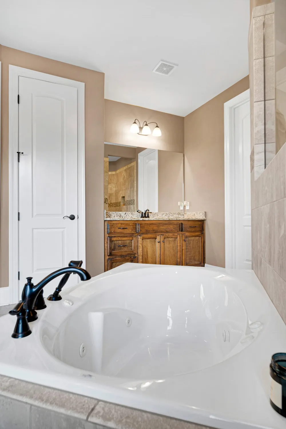 711 Shute Ln Hendersonville, TN 37075