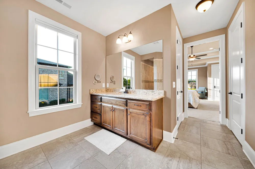 711 Shute Ln Hendersonville, TN 37075