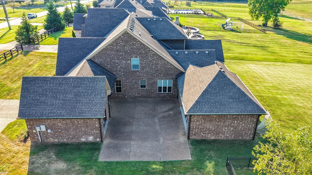 711 Shute Ln Hendersonville, TN 37075
