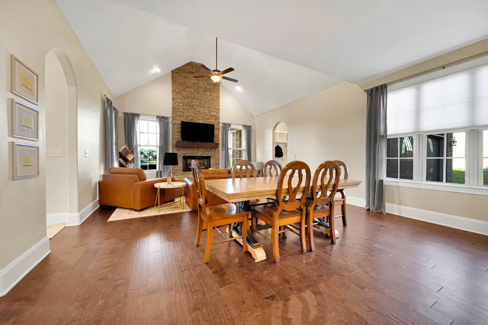 711 Shute Ln Hendersonville, TN 37075