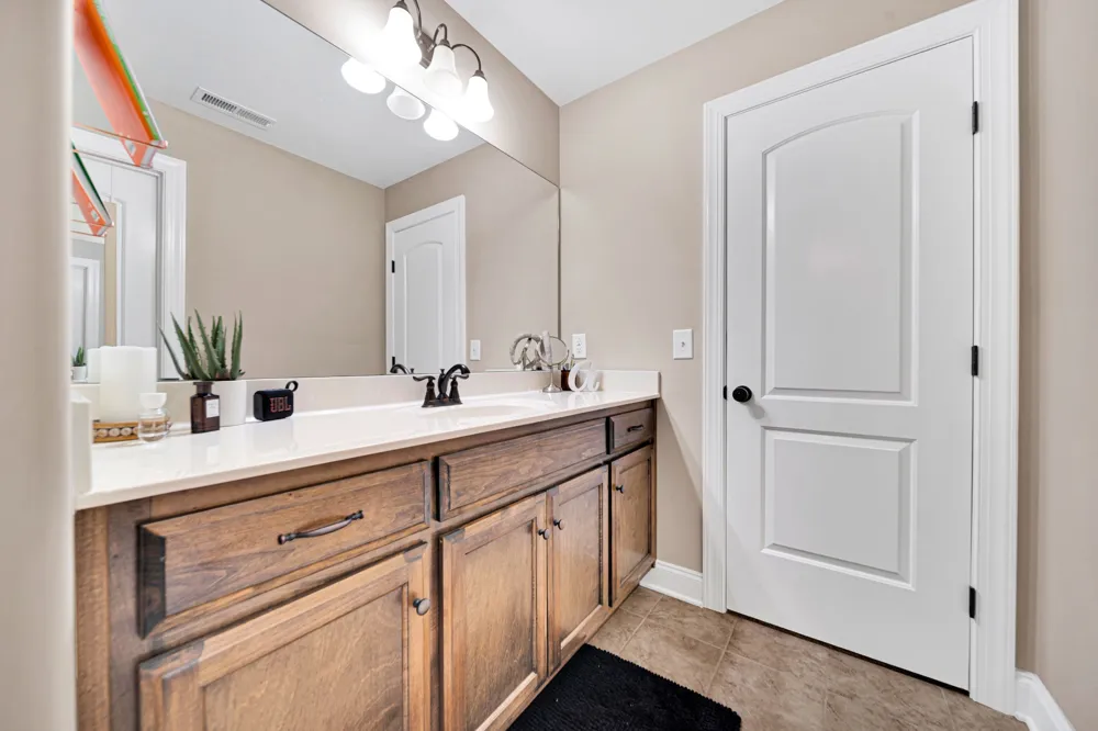 711 Shute Ln Hendersonville, TN 37075