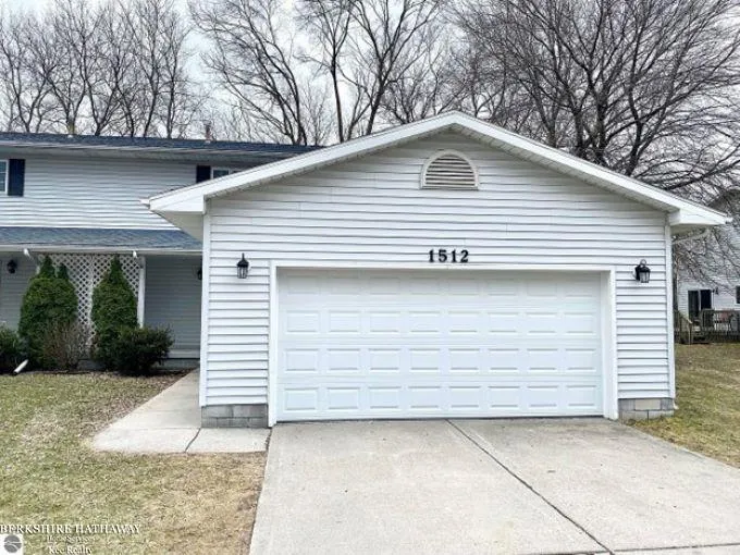 1512 E Gaylord Street Mt Pleasant City, MI 48858