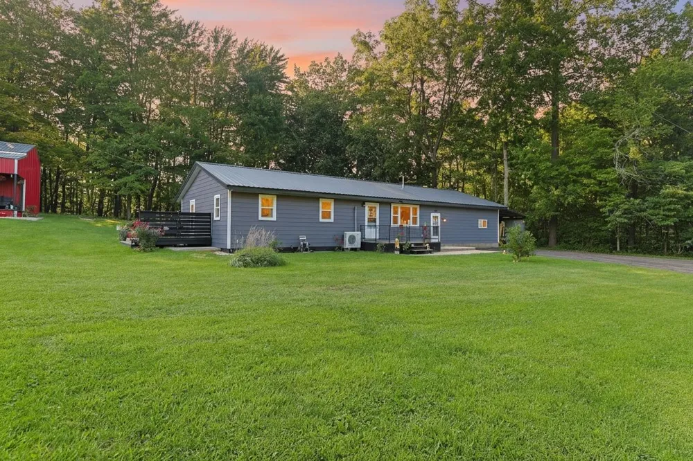 14910 Boyle Lake Road Weesaw Township, MI 49107