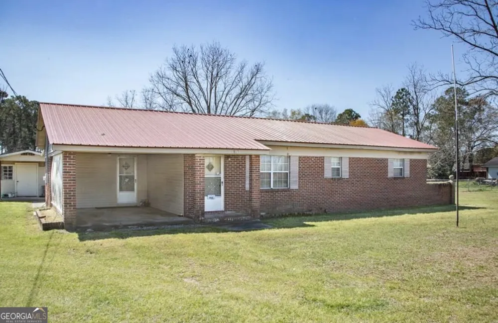 2817 Cherokee St Waycross, GA 31503