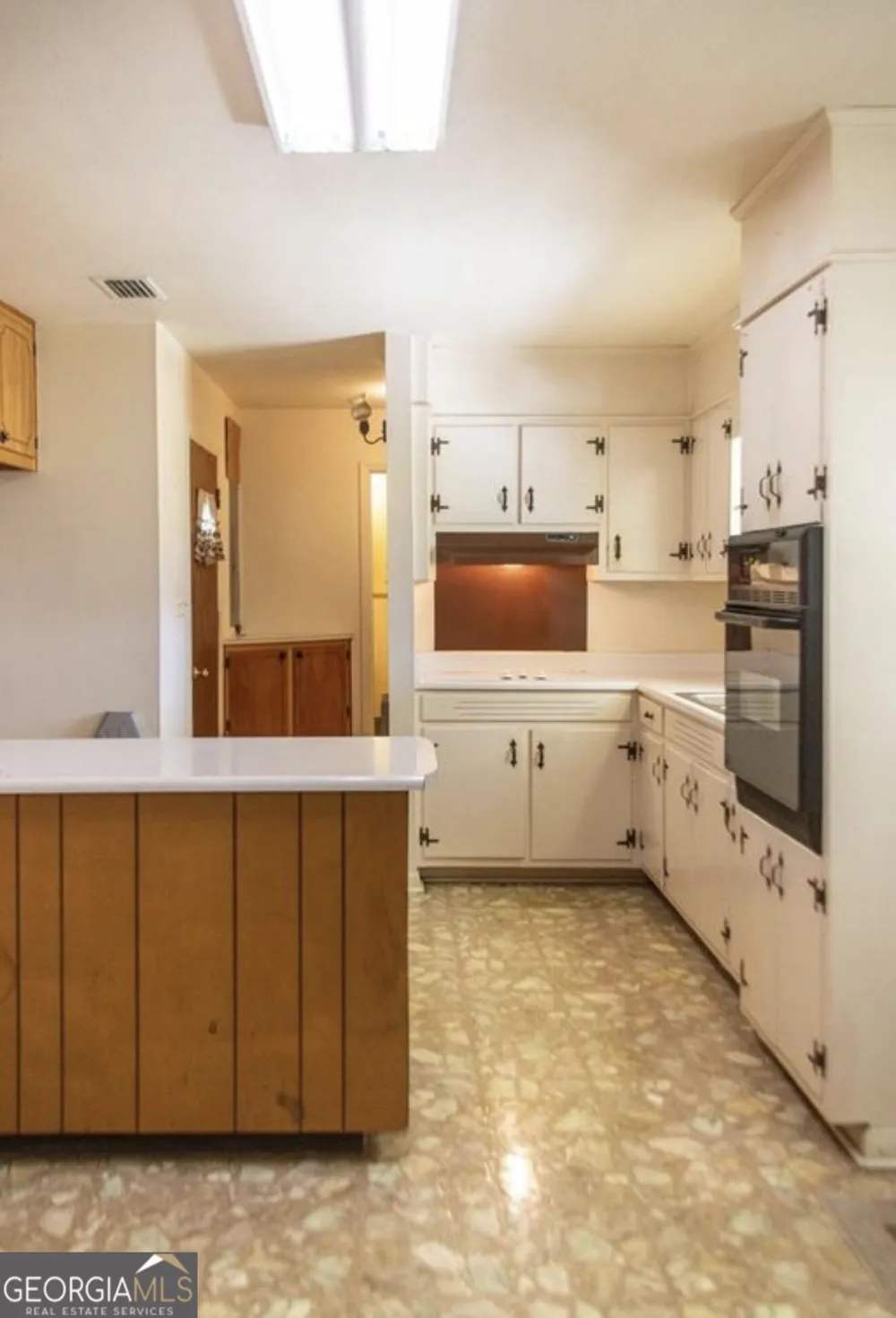 2817 Cherokee St Waycross, GA 31503