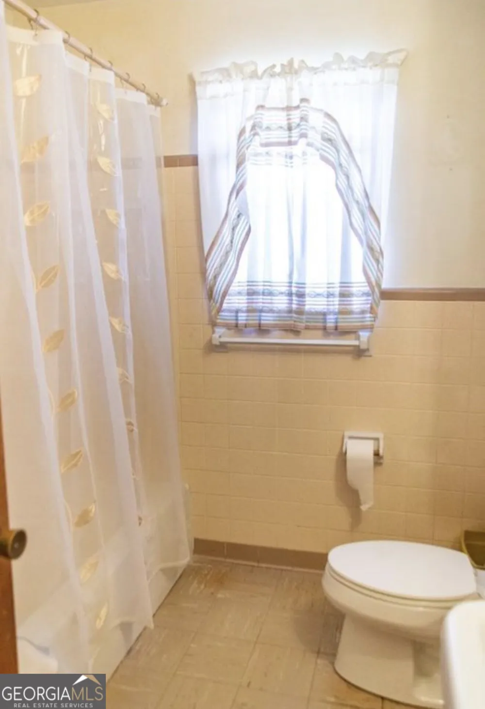 2817 Cherokee St Waycross, GA 31503