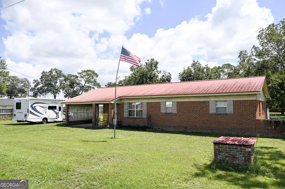 2817 Cherokee St Waycross, GA 31503