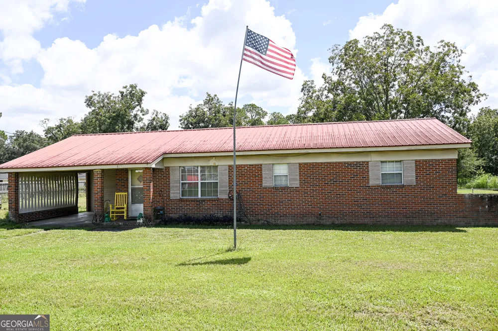 2817 Cherokee St Waycross, GA 31503
