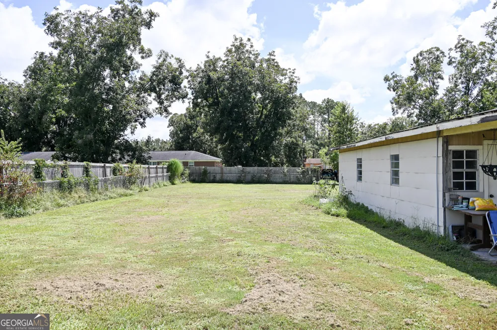 2817 Cherokee St Waycross, GA 31503