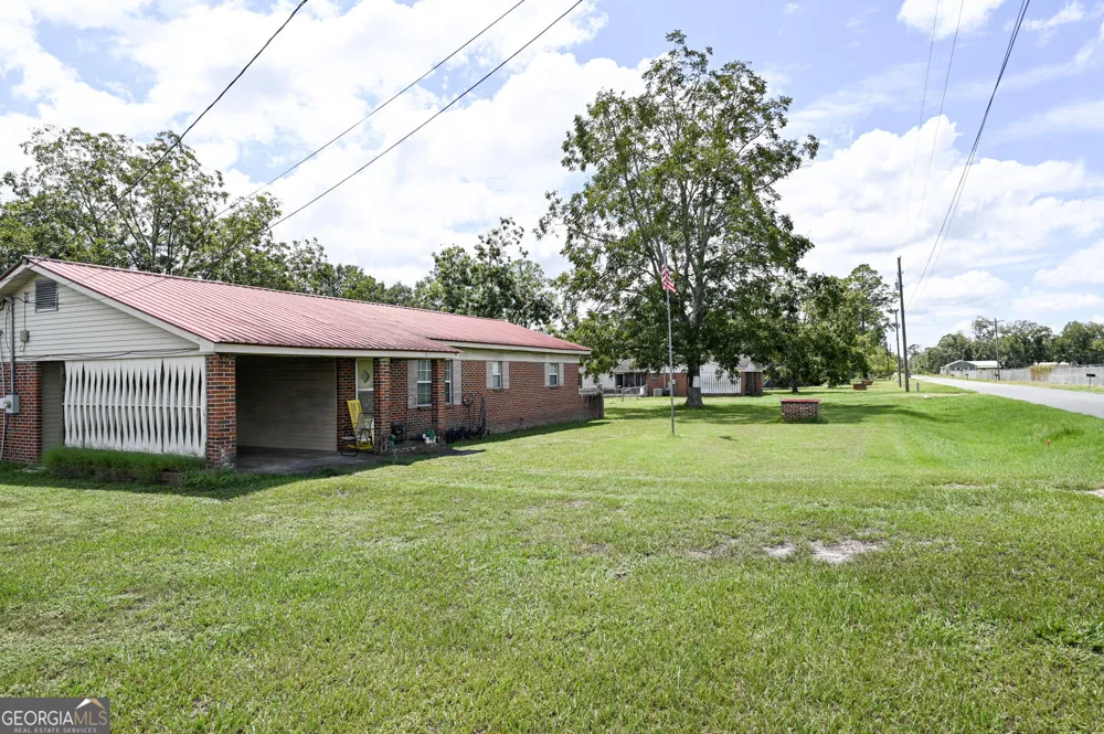 2817 Cherokee St Waycross, GA 31503