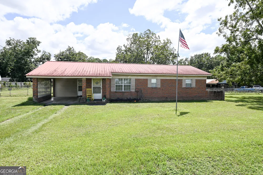 2817 Cherokee St Waycross, GA 31503