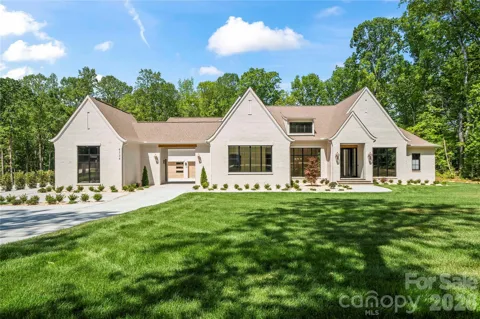 8738 Kristie Lane