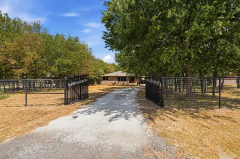 6117 Pyramid Boulevard