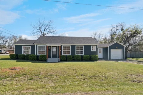 602 W Pecan Street