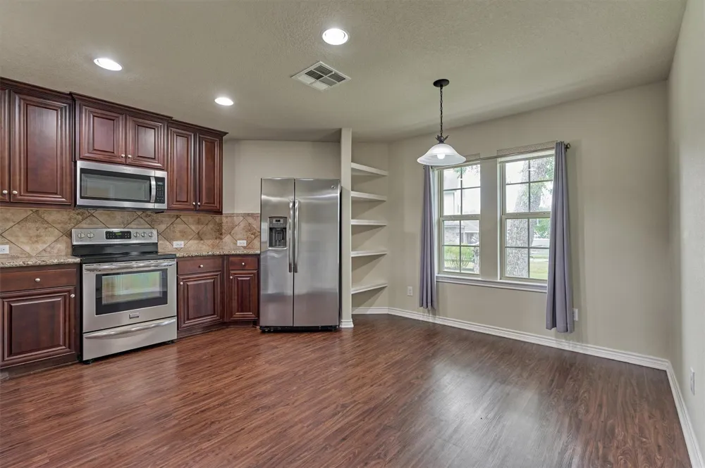 15031 Port Circle Willis, TX 77318