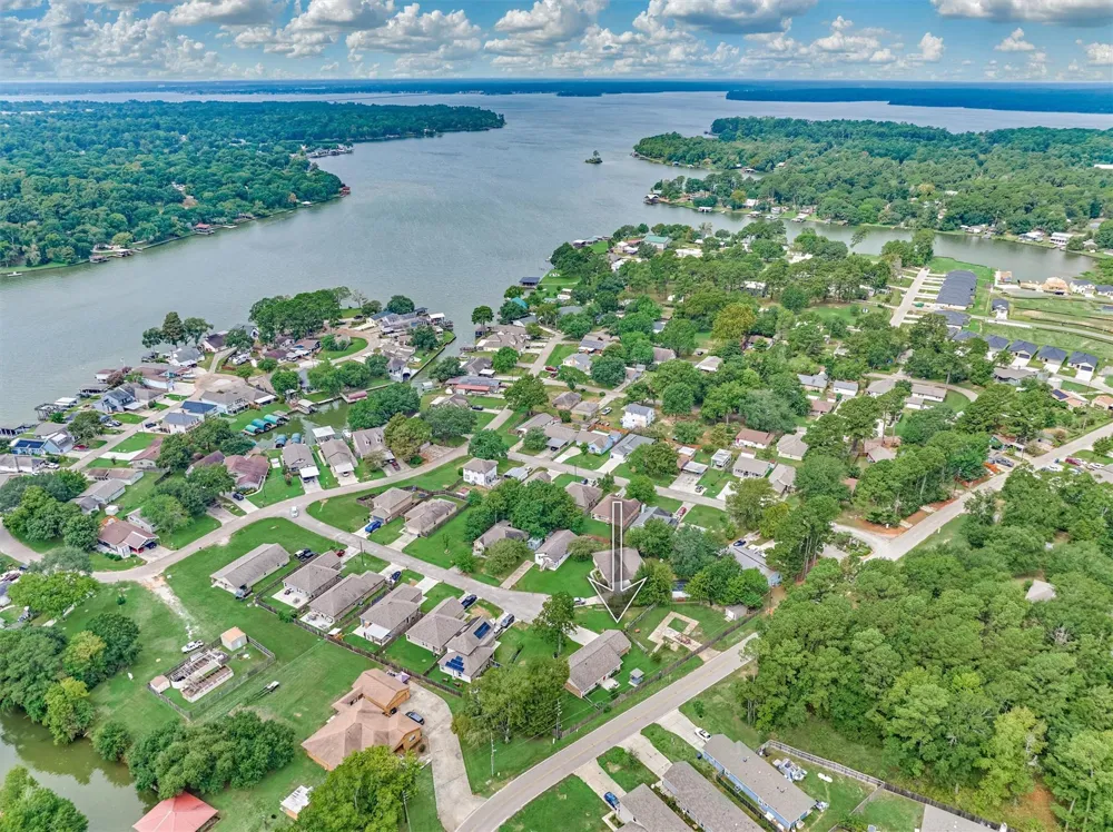 15031 Port Circle Willis, TX 77318