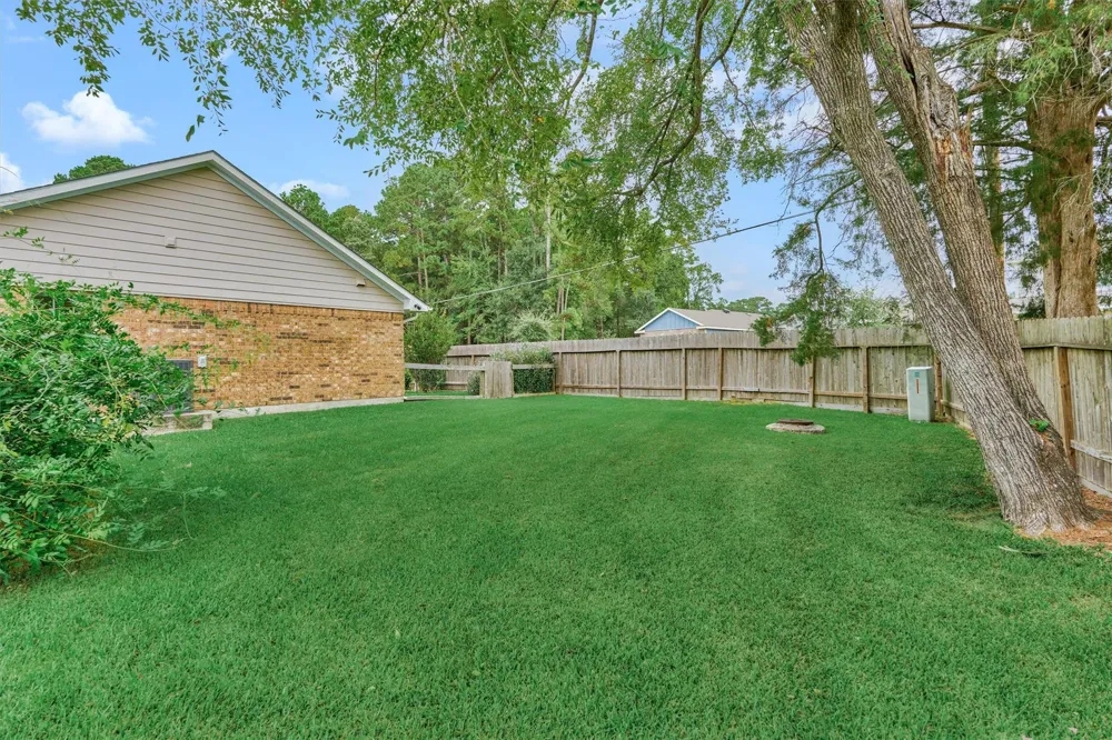 15031 Port Circle Willis, TX 77318