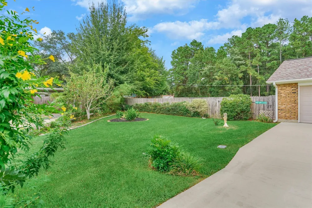 15031 Port Circle Willis, TX 77318