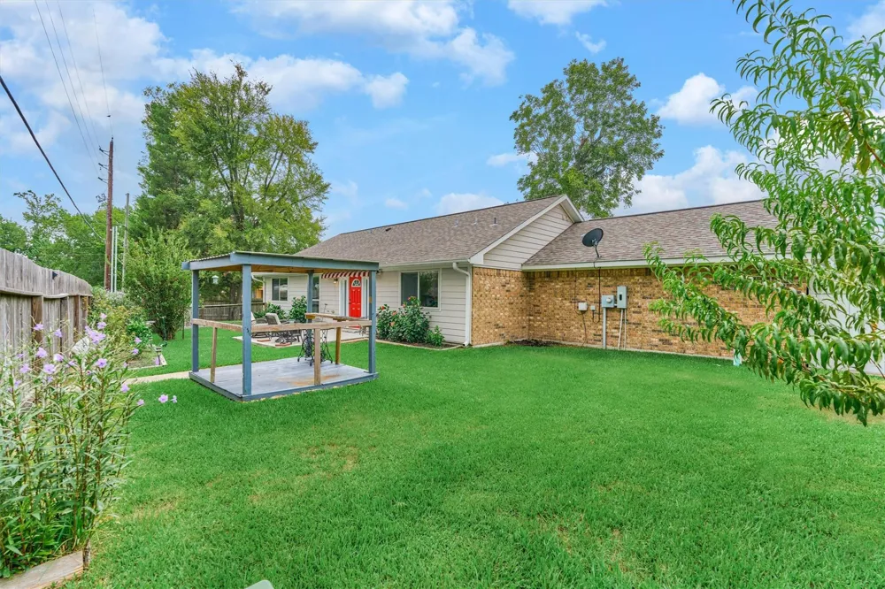 15031 Port Circle Willis, TX 77318