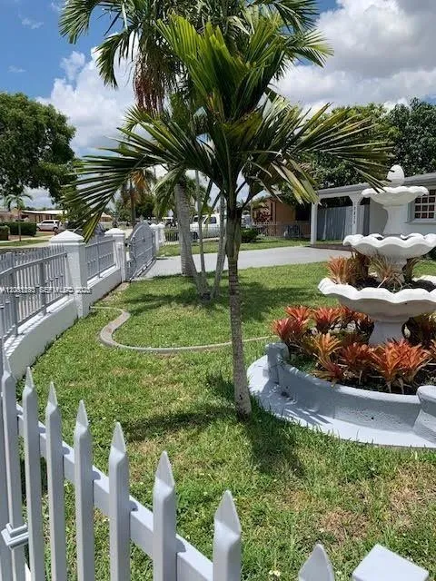10835 SW 41st Ter Miami, FL 33165