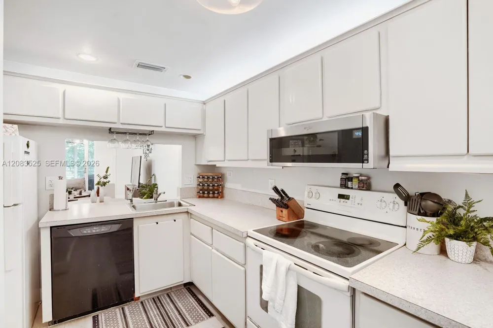 9311 Orange Grove Dr #316 Davie, FL 33324