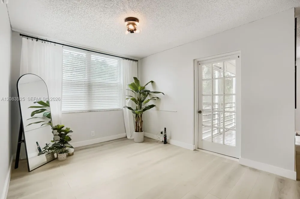 9311 Orange Grove Dr #316 Davie, FL 33324