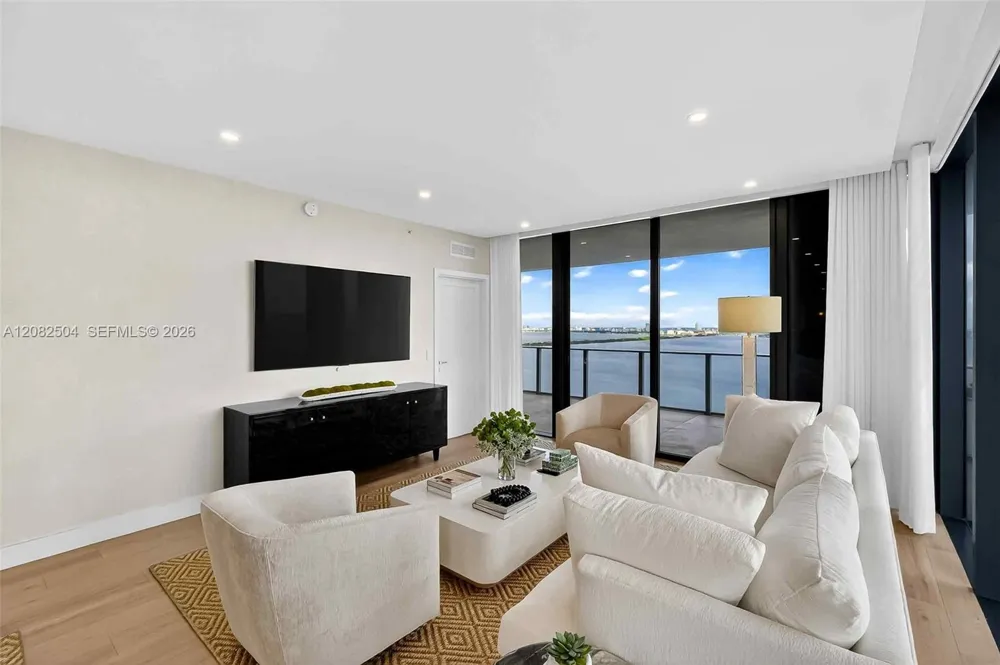 700 NE 24th St #3007 Miami, FL 33137