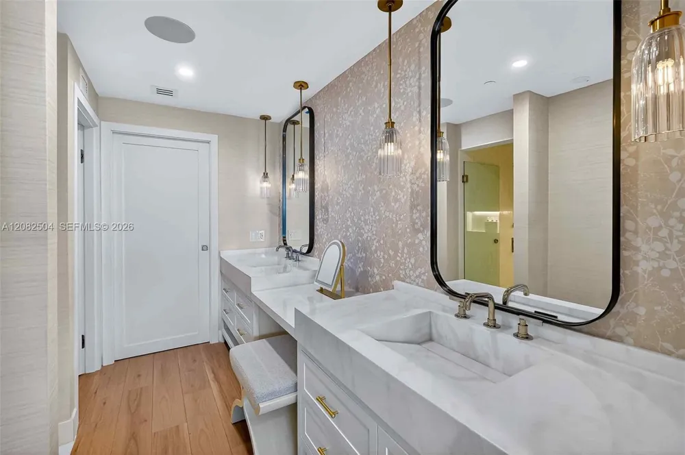 700 NE 24th St #3007 Miami, FL 33137