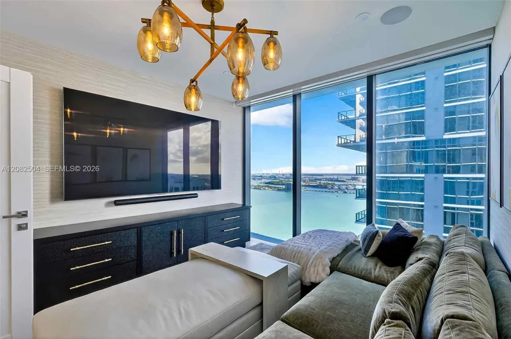 700 NE 24th St #3007 Miami, FL 33137