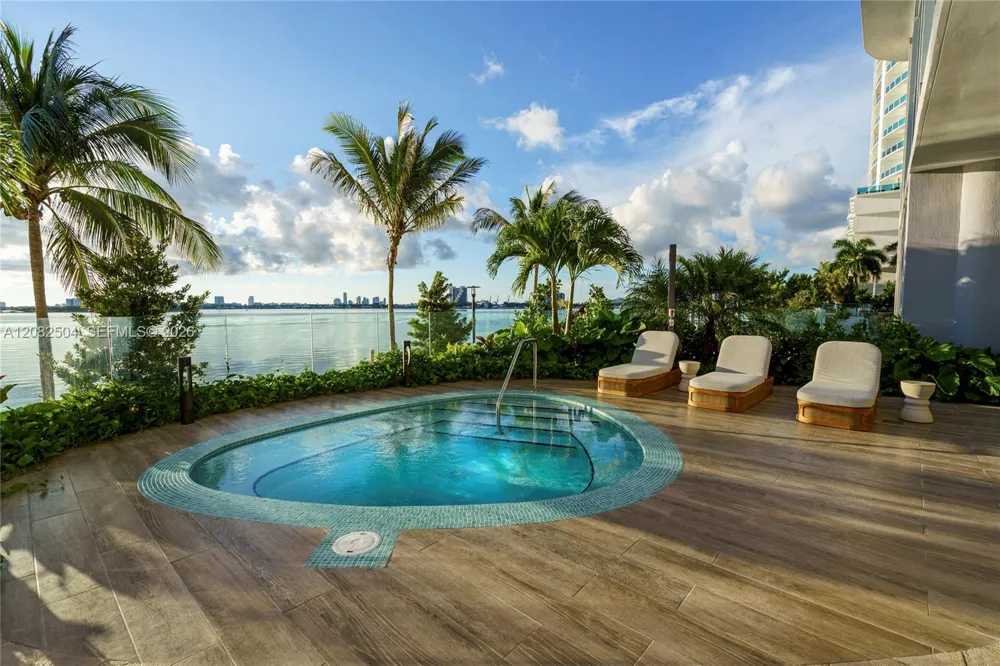 700 NE 24th St #3007 Miami, FL 33137
