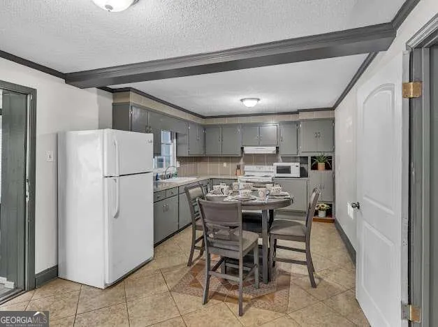 1973 Bethsaida RD Riverdale, GA 30296