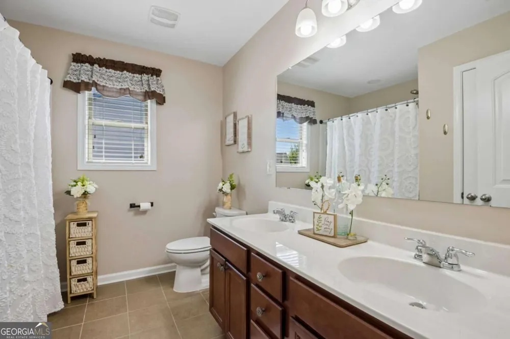 6872 Outrigger CT Flowery Branch, GA 30542
