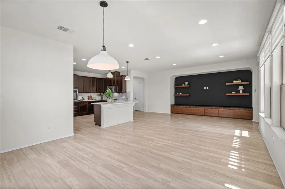 1113 Calla Lily Boulevard Leander, TX 78641